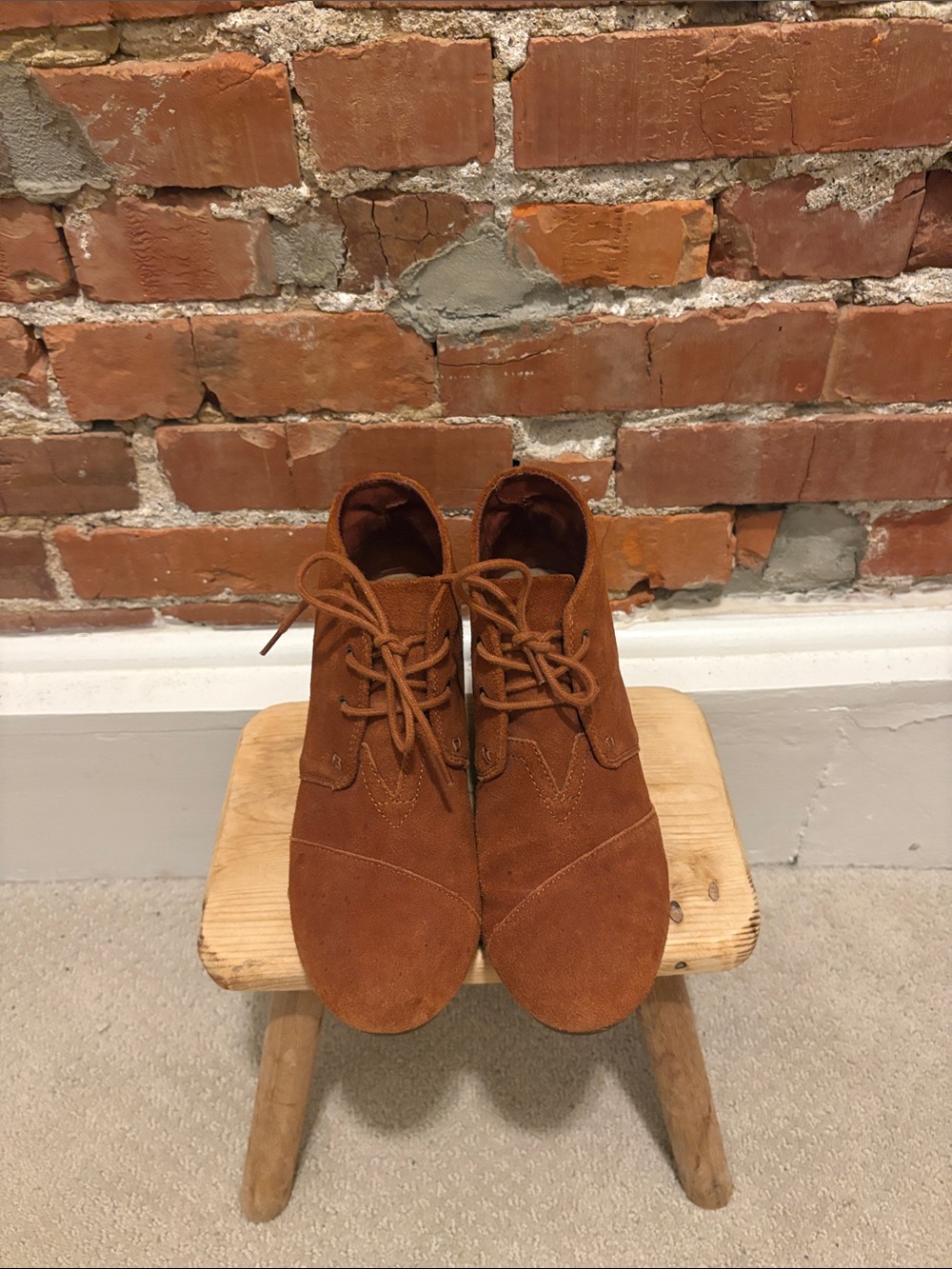 Suede Lace-Up Wedge Bootirs in Rust Brown